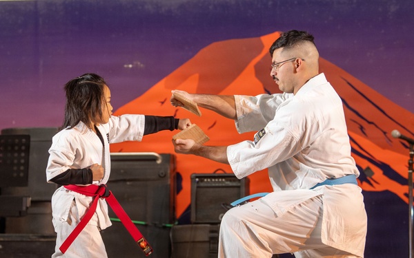 NAF Atsugi Celebrates The 2025 Tree Lighting Ceremony