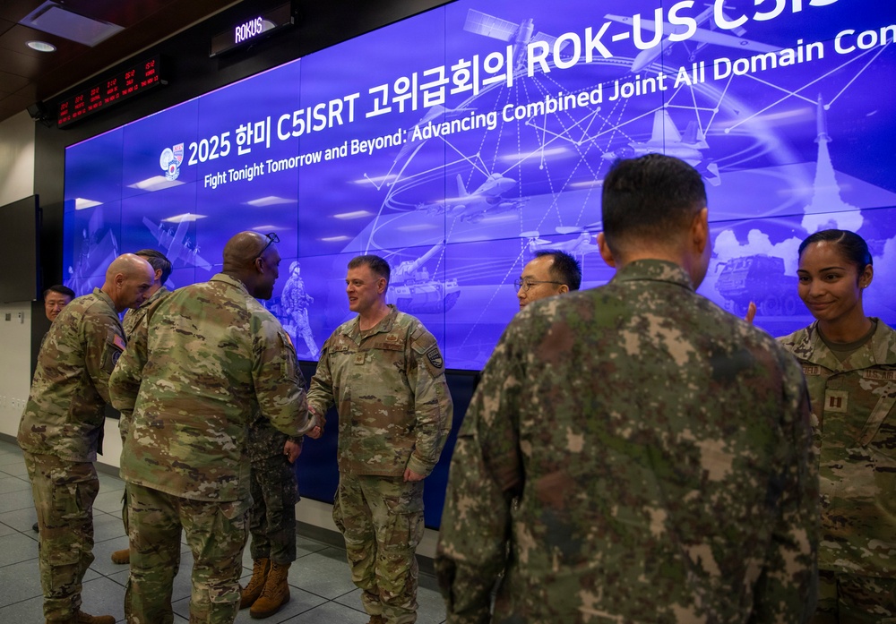 Armed Forces Command Teams of the United States and Republic of Korea meet at C5ISRT Summit