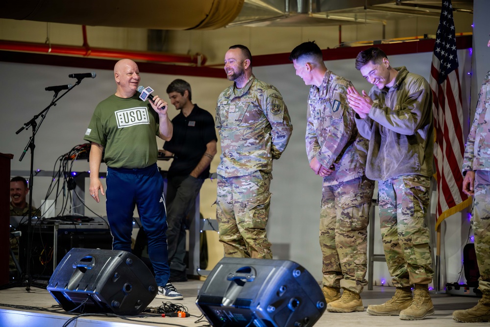 332 AEW hosts USO Tour