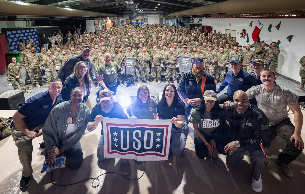 332 AEW hosts USO Tour