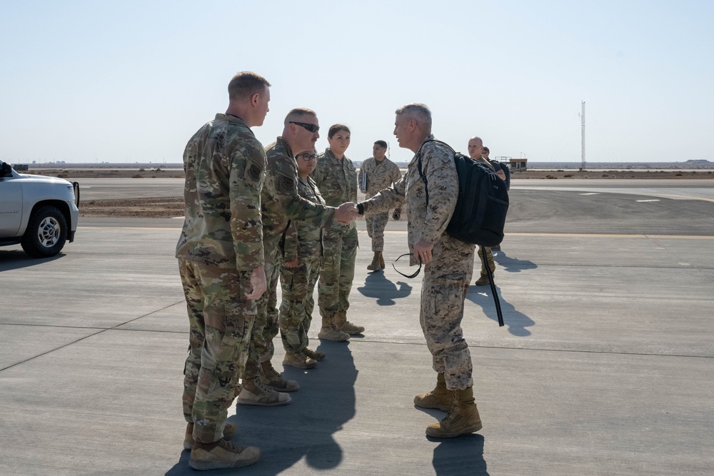 USO Holiday Tour brings morale to deployed members