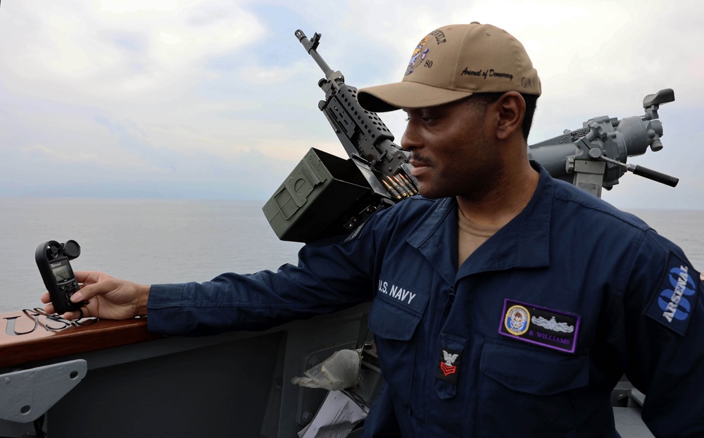 USS Roosevelt (DDG 80) Conducts Strait of Hormuz Transit
