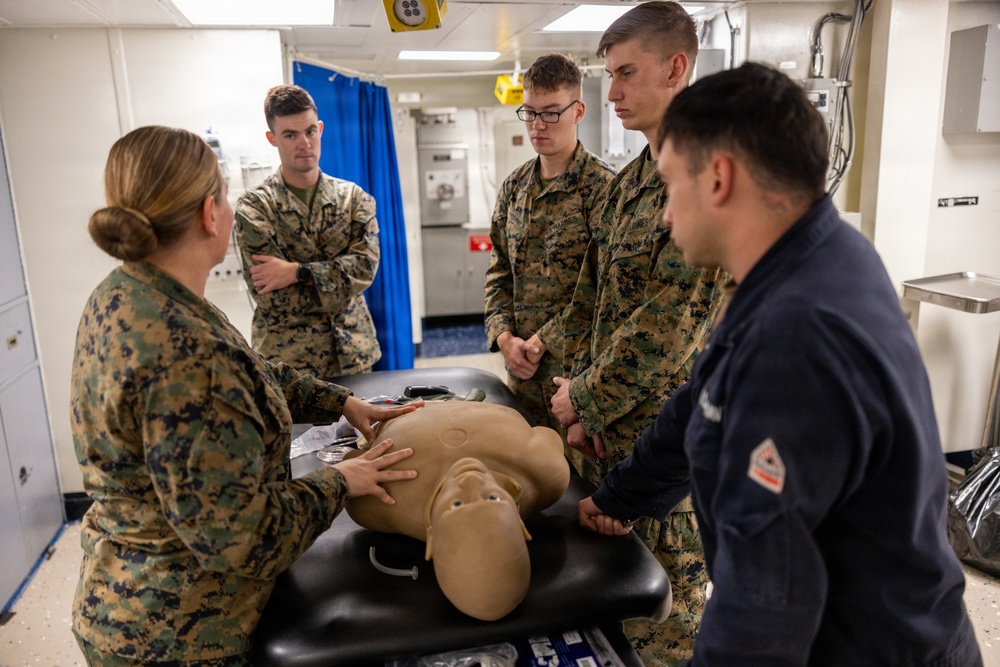 11th MEU Sailors, Marines, Conduct Combat Life Saver Qualification Course