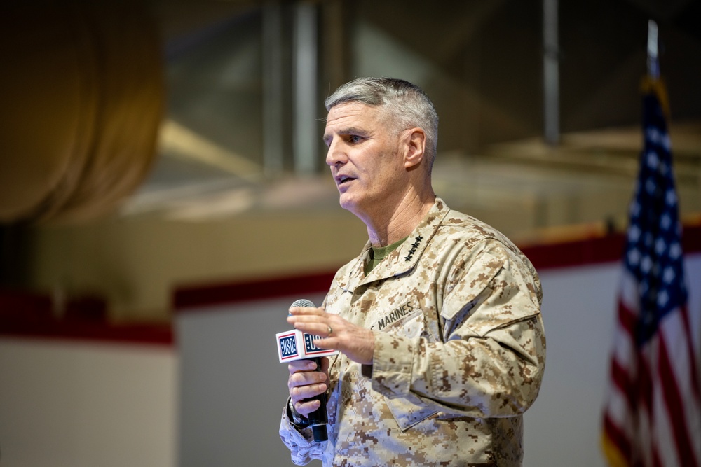 332nd Air Expeditionary Wing hosts USO Tour