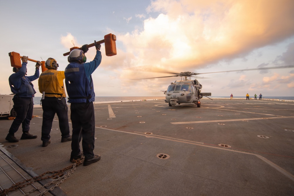 USS San Diego (LPD 22) Conducts Flight Operations