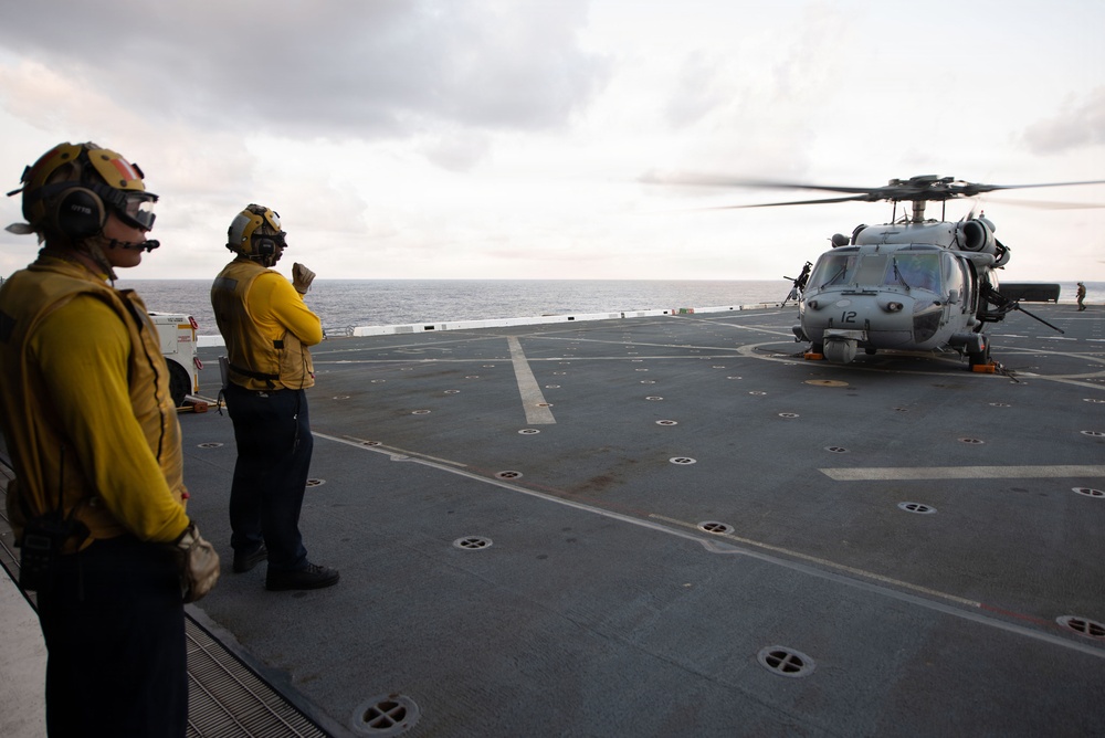 USS San Diego (LPD 22) Conducts Flight Operations