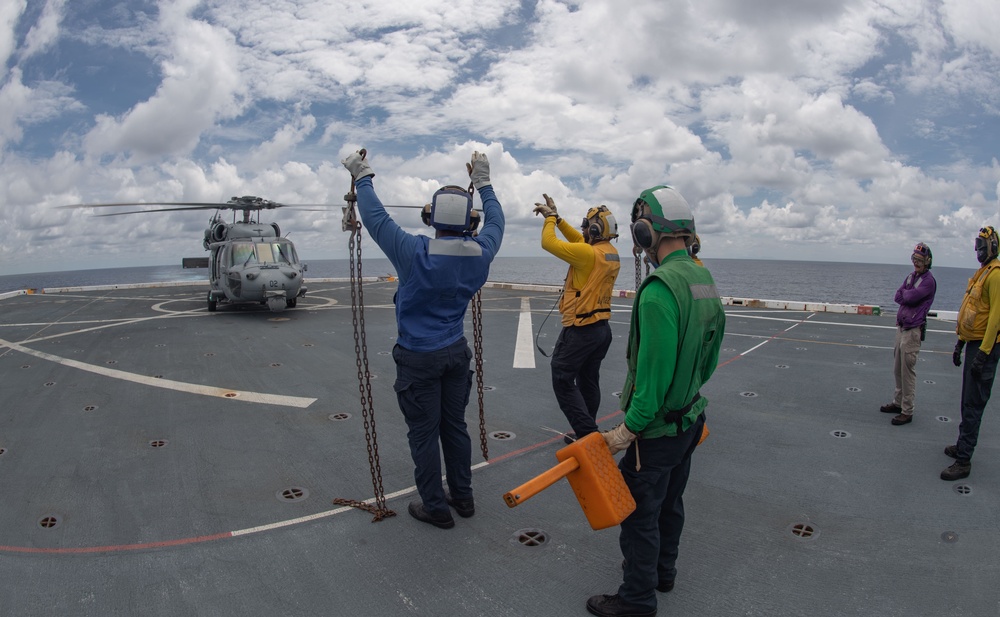 USS San Diego (LPD 22) Conducts Flight Operations