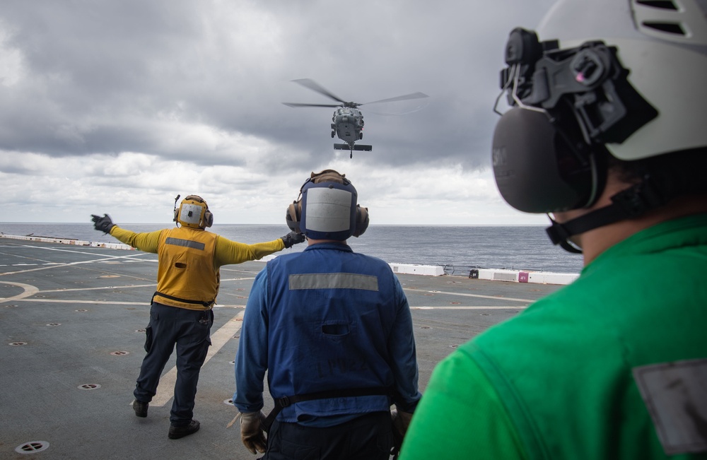 USS San Diego (LPD 22) Conducts Flight Operations