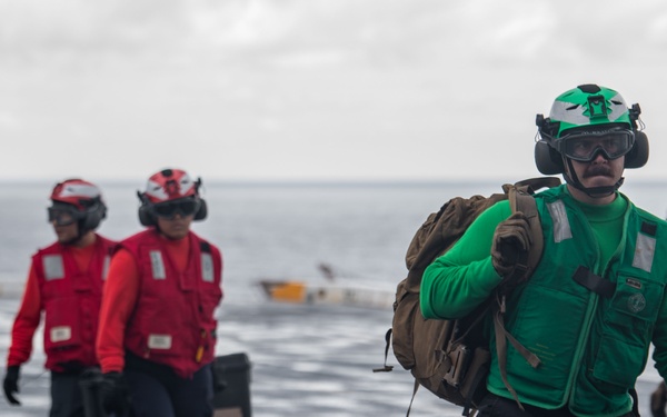 USS San Diego (LPD 22) Conducts Flight Operations