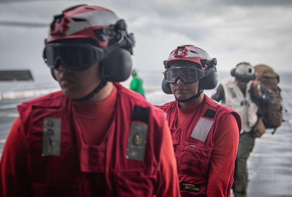 USS San Diego (LPD 22) Conducts Flight Operations