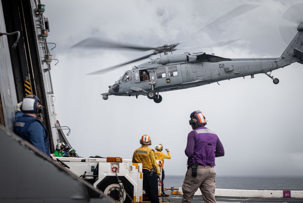USS San Diego (LPD 22) Conducts Flight Operations