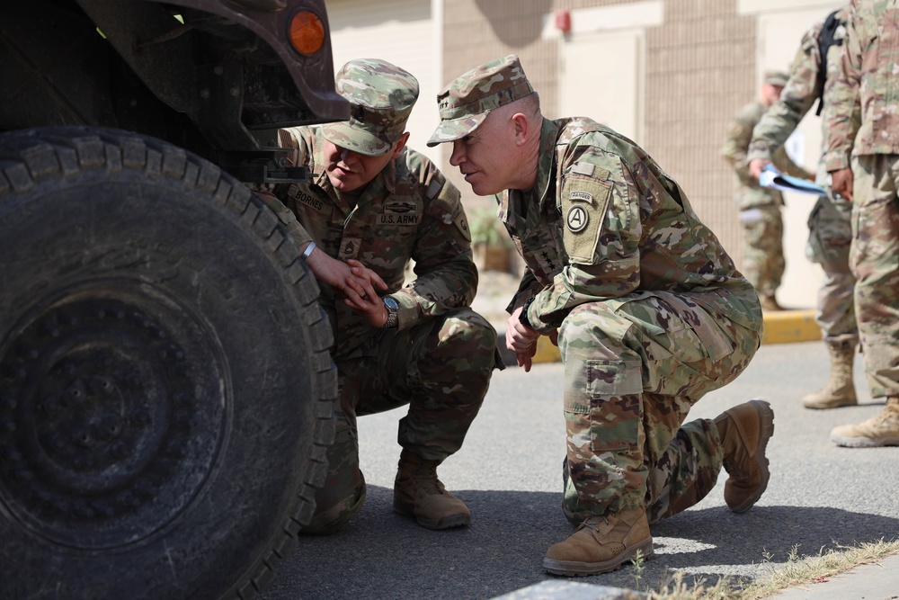 Lt. Gen. Frank Visits ARCENT Innovation and Manufacturing Center