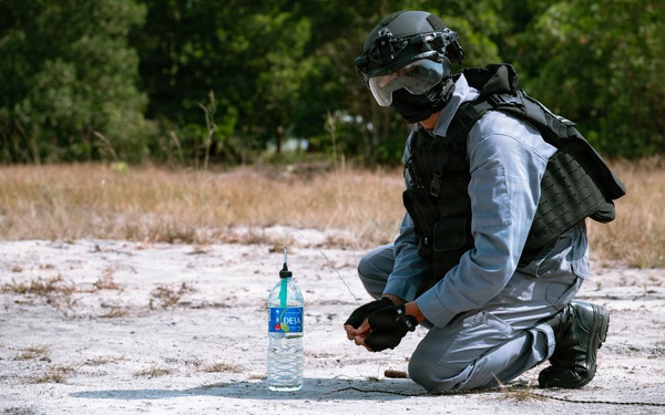 U.S. and Royal Malaysian Navy EOD Engage in a Demolition Range at CARAT 2025
