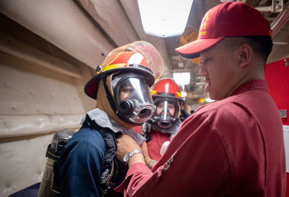 USS San Diego (LPD 22) Conducts General Quarters Drill