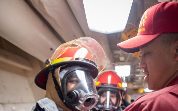 USS San Diego (LPD 22) Conducts General Quarters Drill