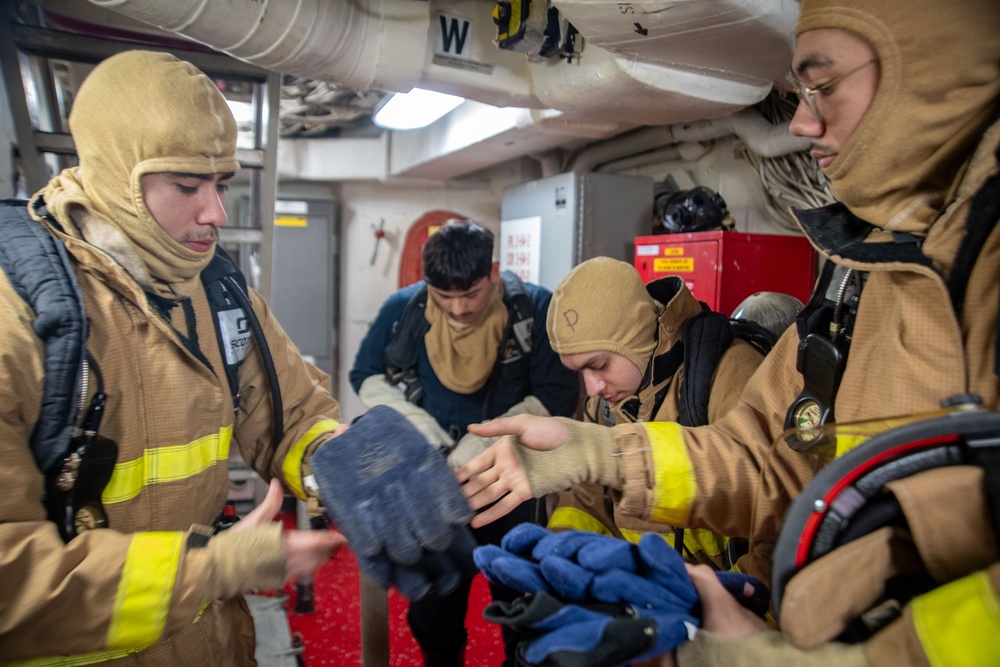 USS San Diego (LPD 22) Conducts General Quarters Drill