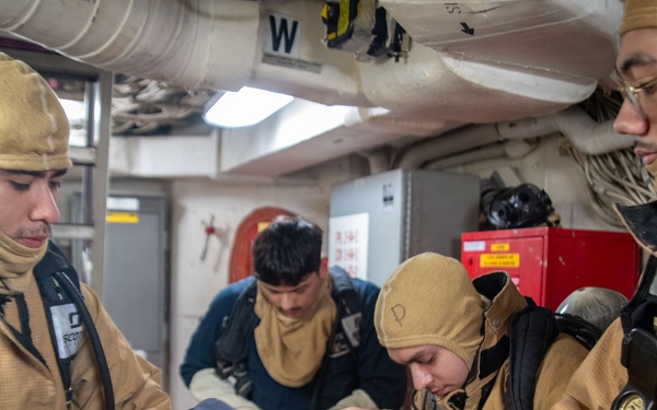 USS San Diego (LPD 22) Conducts General Quarters Drill