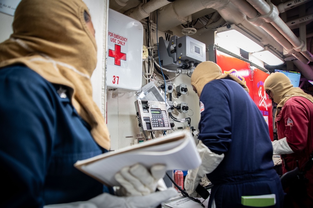 USS San Diego (LPD 22) Conducts General Quarters Drill