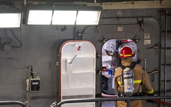 USS San Diego (LPD 22) Conducts General Quarters Drill