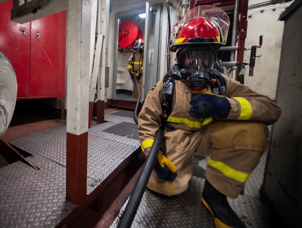 USS San Diego (LPD 22) Conducts General Quarters Drill