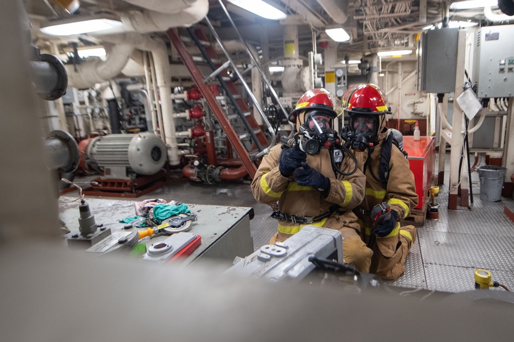 USS San Diego (LPD 22) Conducts General Quarters Drill