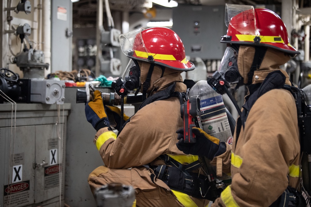 USS San Diego (LPD 22) Conducts General Quarters Drill