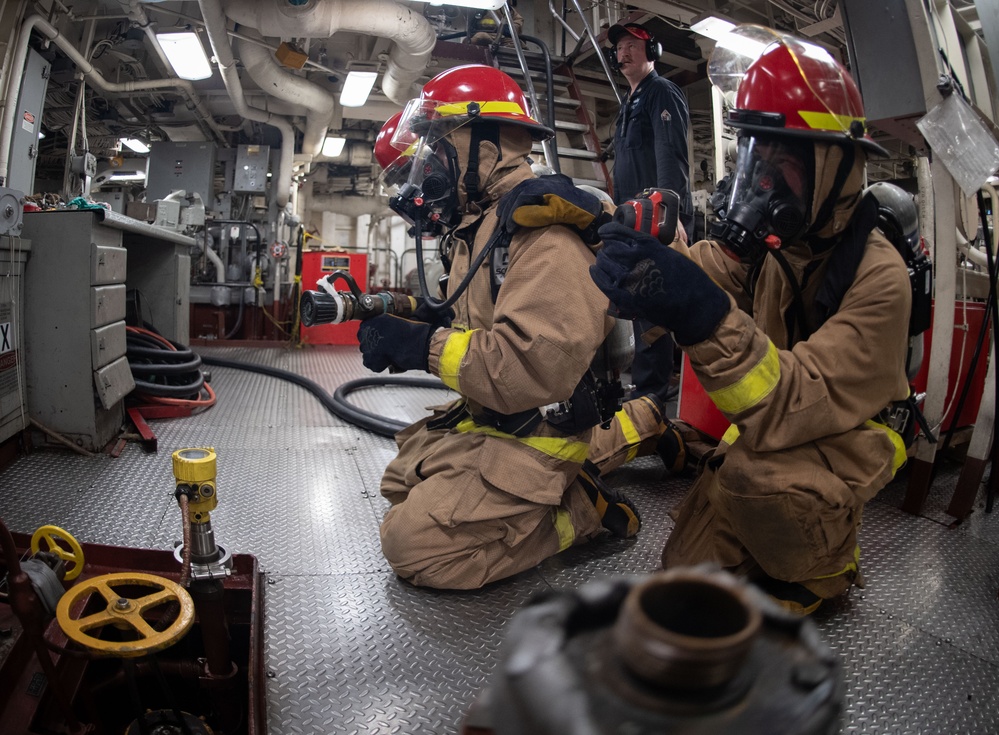 USS San Diego (LPD 22) Conducts General Quarters Drill
