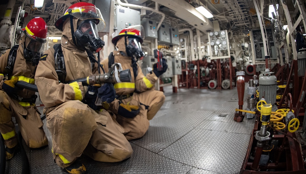 USS San Diego (LPD 22) Conducts General Quarters Drill