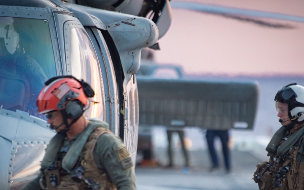 USS San Diego (LPD 22) Conducts Flight Operations