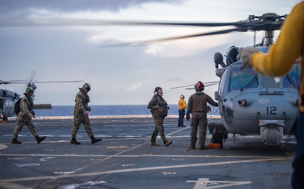 USS San Diego (LPD 22) Conducts Flight Operations