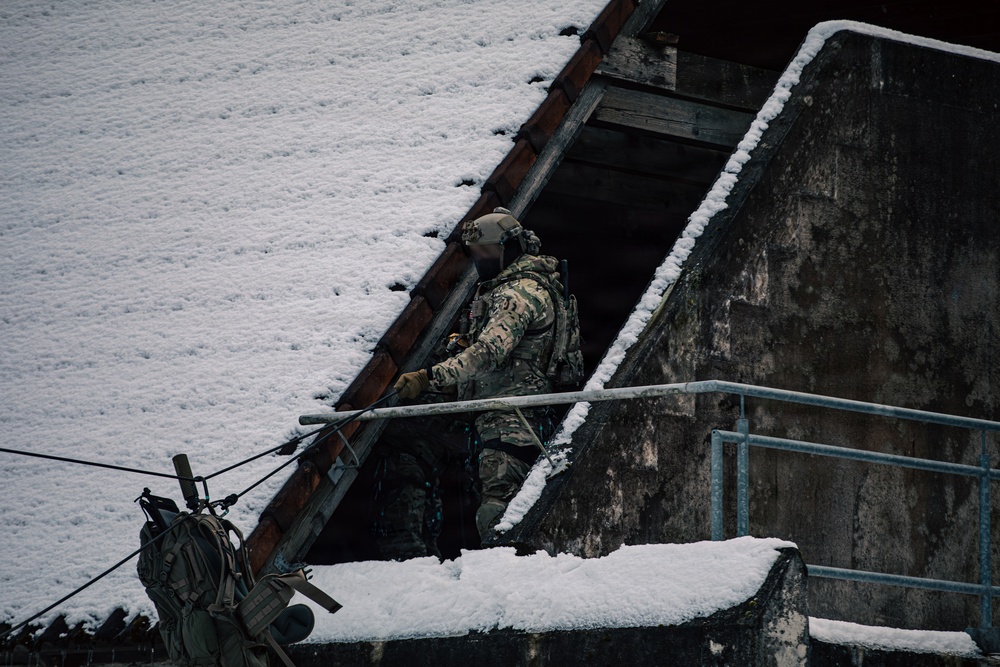 NATO SOF participate in the ISTC’s Urban Sniper Course