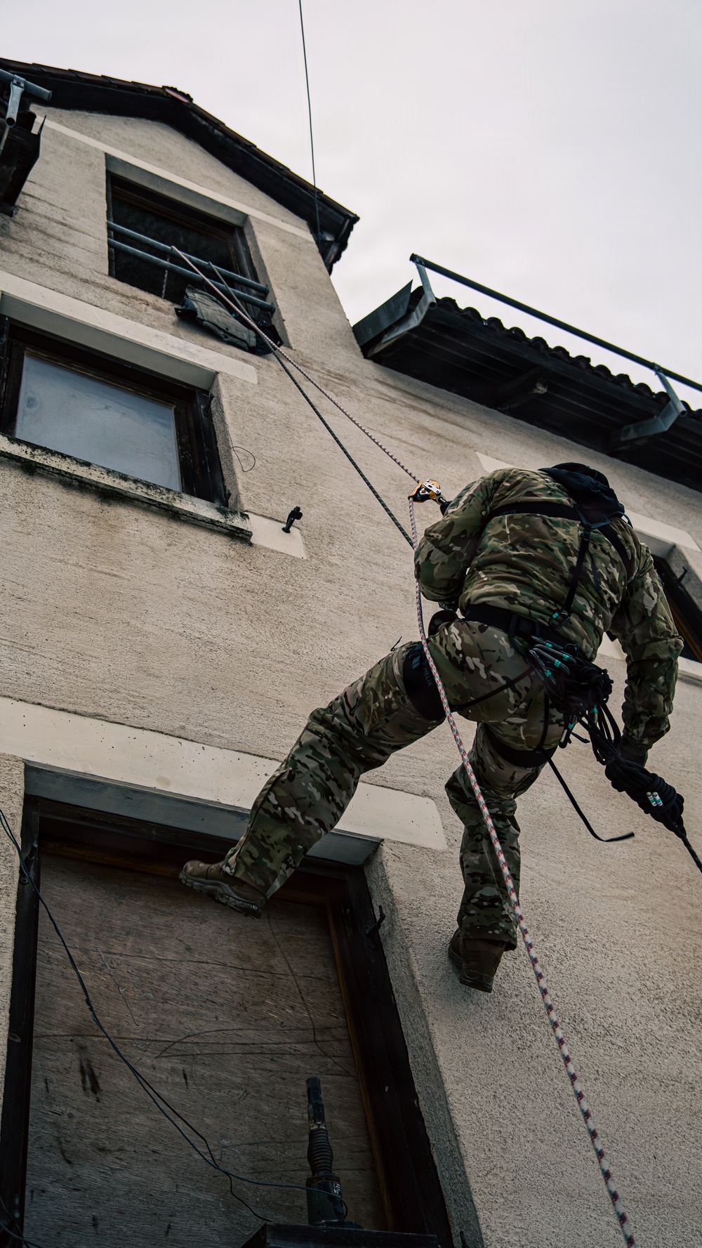 NATO SOF participate in the ISTC’s Urban Sniper Course