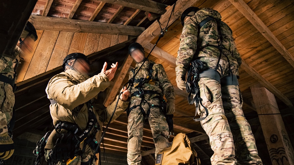 NATO SOF participate in the ISTC’s Urban Sniper Course