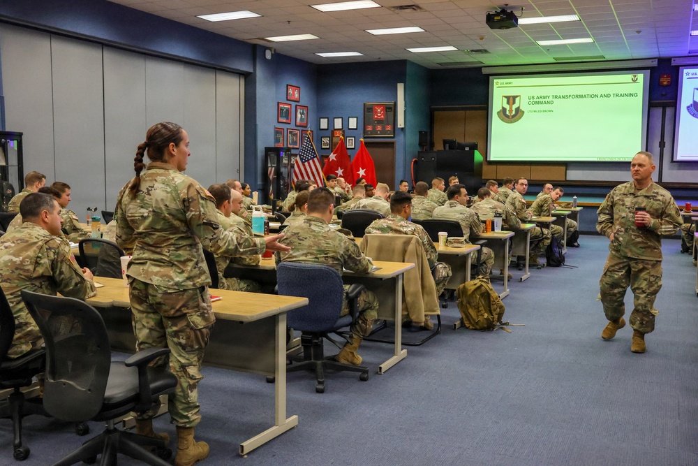 T2Com DCG speaks at Fort Sill