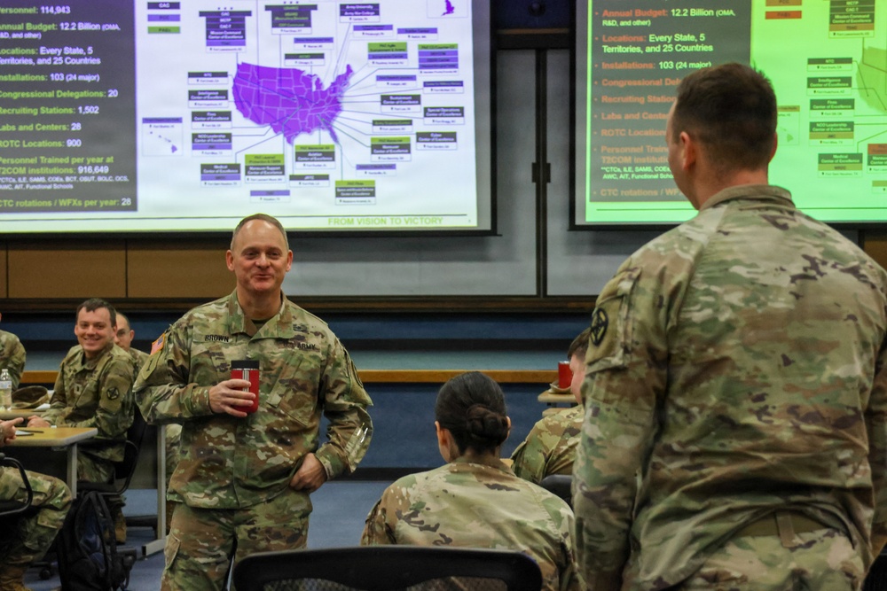 T2Com DCG speaks to CCC class at Fort Sill
