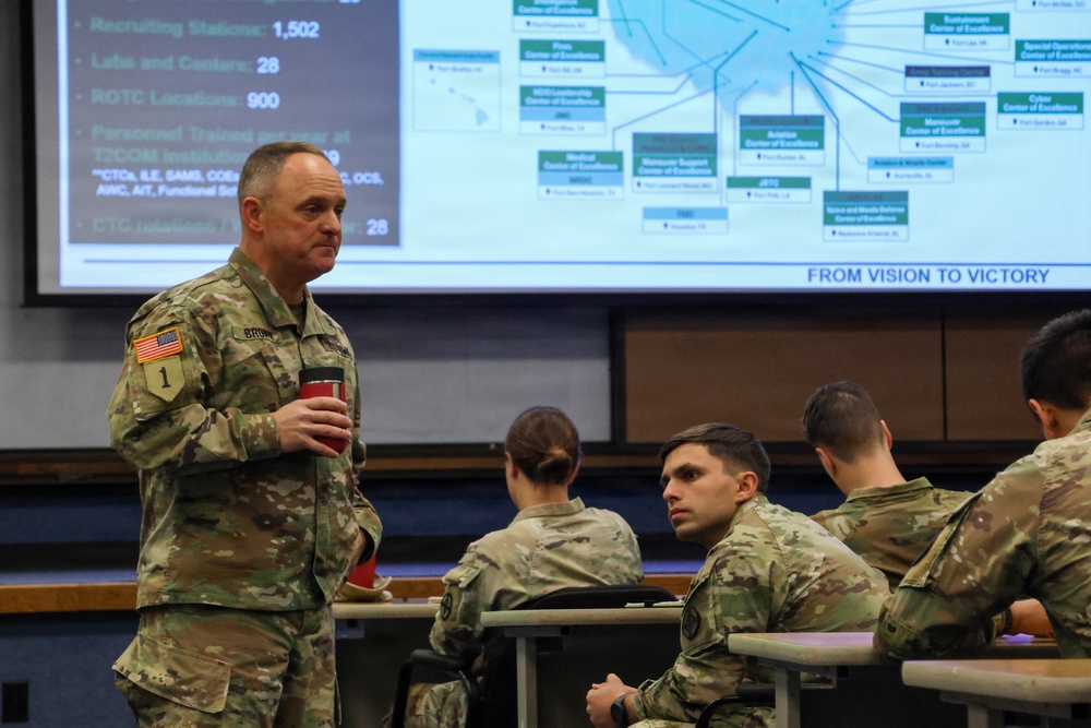 T2Com DCG visits Fort Sill CCC