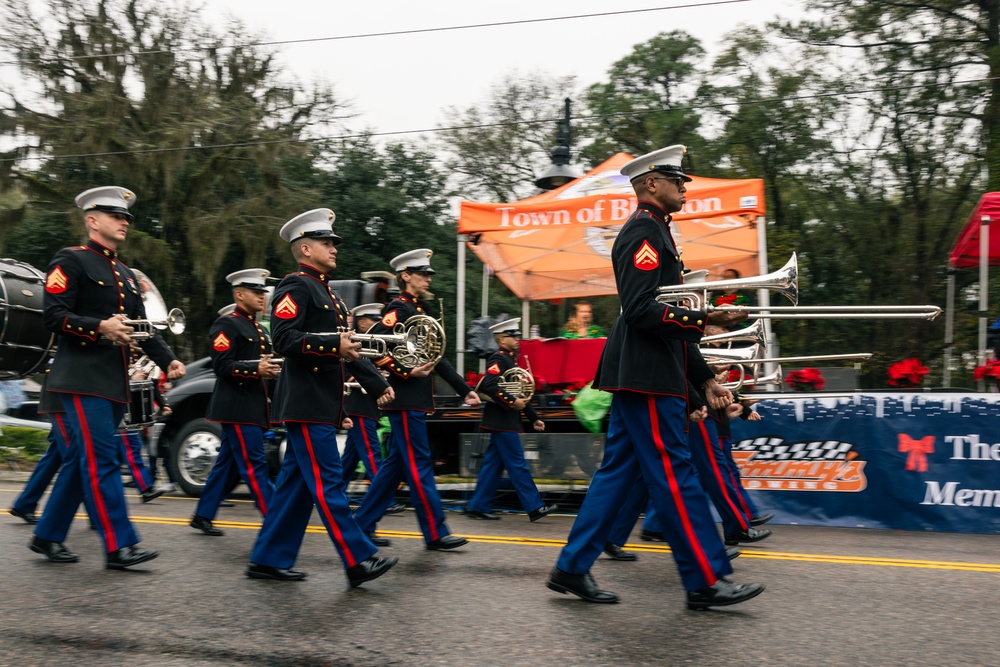 Parris Island Marine Band Performs at the Bluffton Christmas Parade