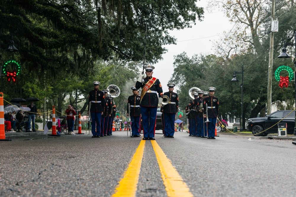 Parris Island Marine Band Performs at the Bluffton Christmas Parade