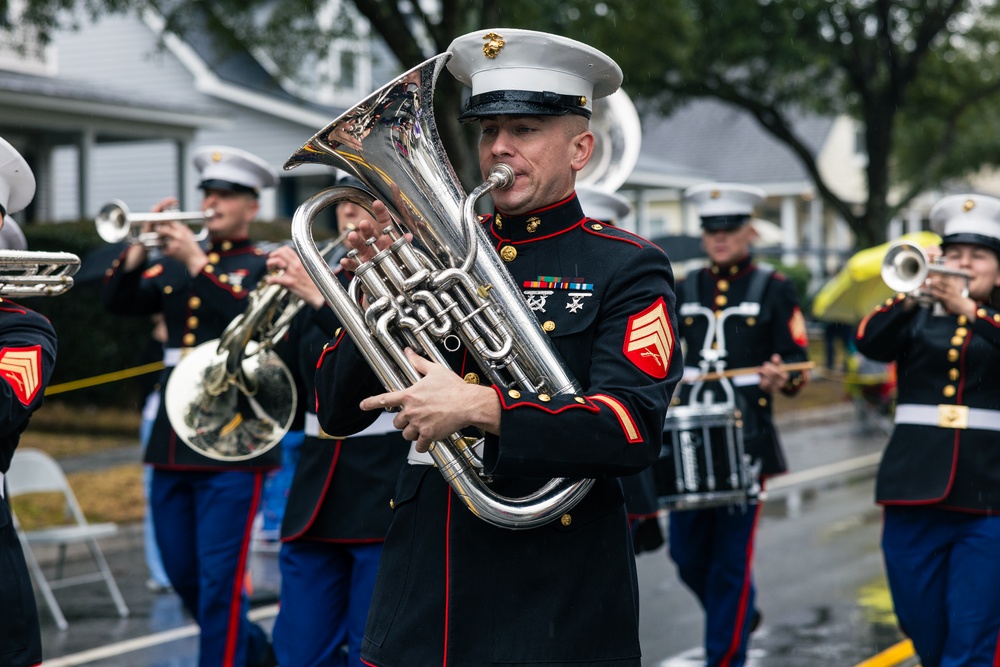 Parris Island Marine Band Performs at the Bluffton Christmas Parade