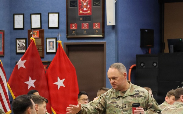 T2Com DCG visits Fort Sill, speaks to CCC