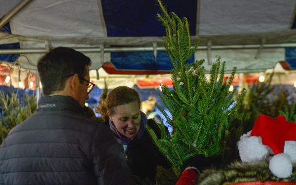 MWR Holiday Extravaganza