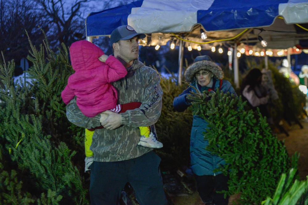 MWR Holiday Extravaganza