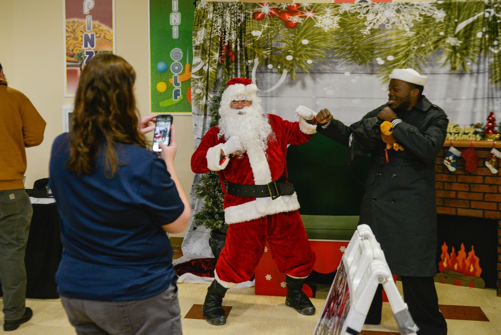 MWR Holiday Extravaganza