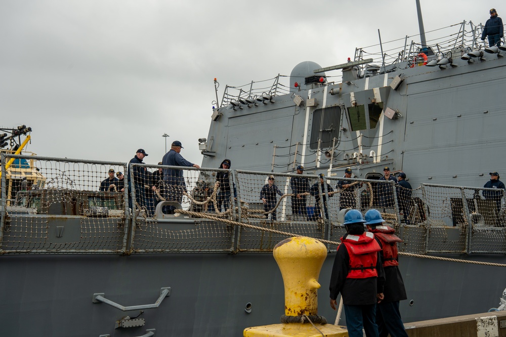 USS Spruance (DDG 111) Underway