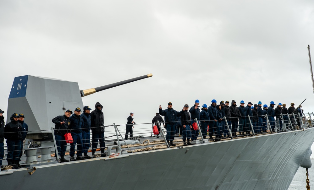 USS Spruance (DDG 111) Underway