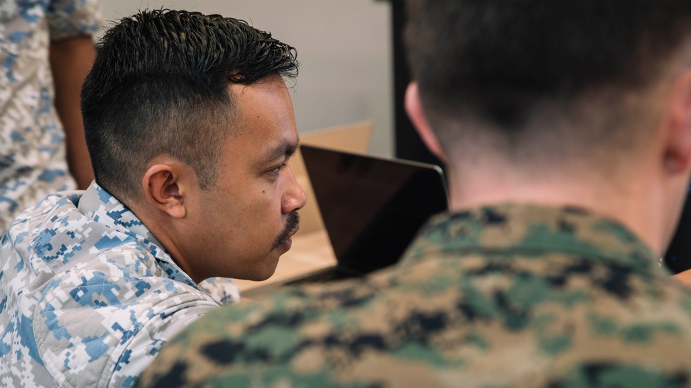 MRF-SEA Marines, Royal Malaysian Armed Forces Continue Rapid Response Planning Process during CARAT Malaysia 2025