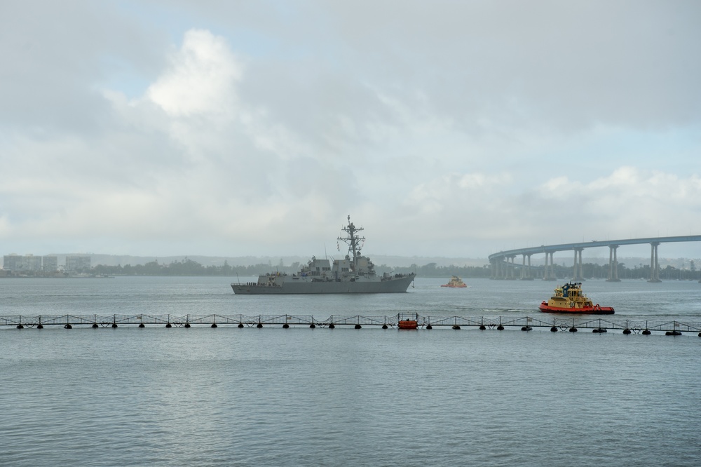USS Spruance (DDG 111) Underway