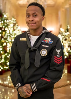 Fiscal year 2025 Recruiter of the Year awardees visit the Whitehouse [Image 8 of 15]