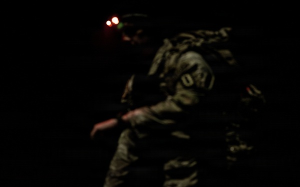 52 EOD officer attempts the Norwegian foot march