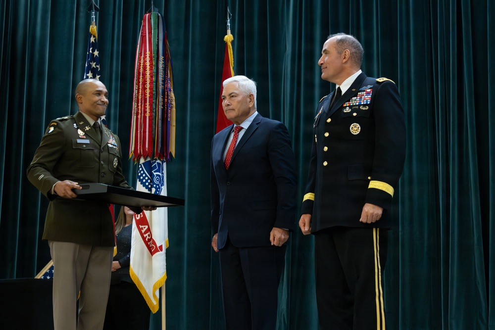 End of an Era: Last FORSCOM commander retires as unit cases its colors